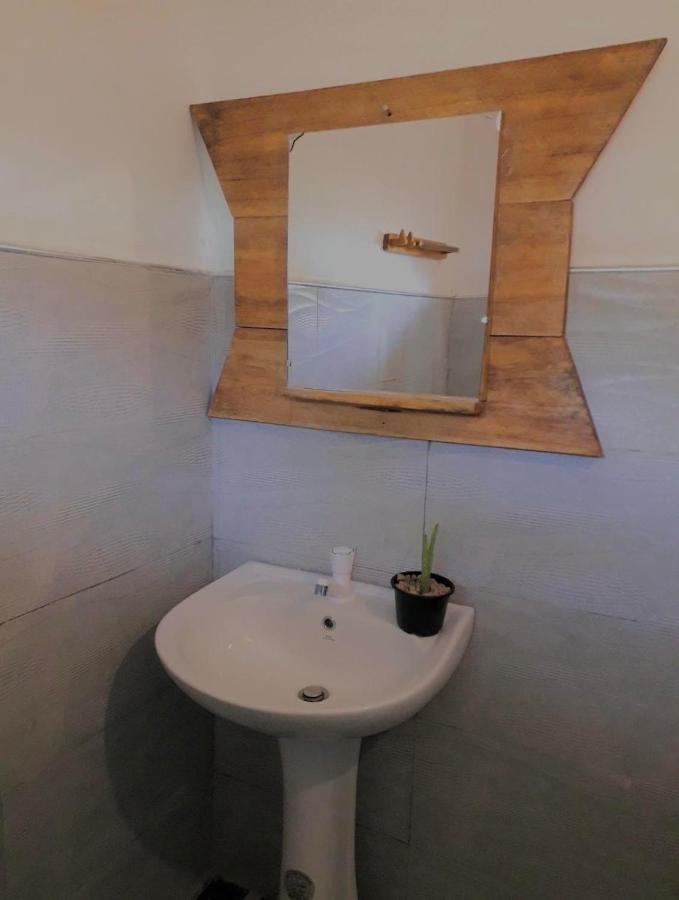 Sun Shine Guest House Негомбо Екстер'єр фото