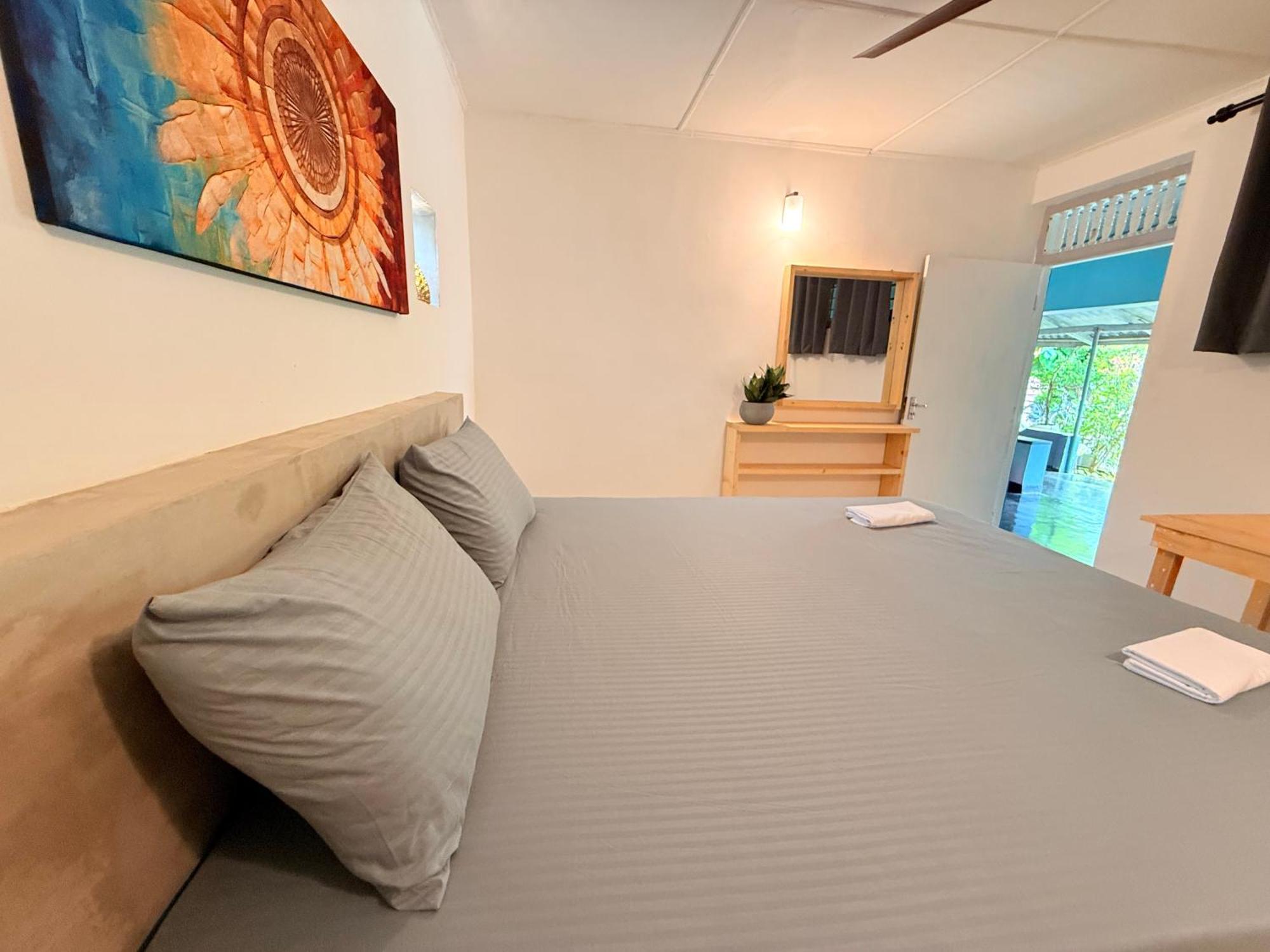 Sun Shine Guest House Негомбо Екстер'єр фото